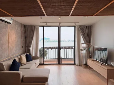 バルコニーと水辺の景色を望む1ベッドルームアパートメント — The Little Hanoi - Fresh West Lake - Lake View